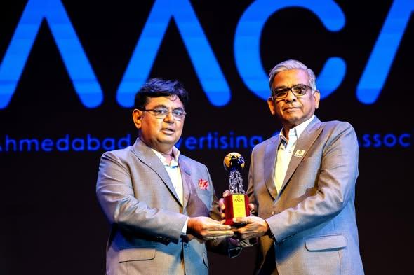 Ajit Shah, who has made a diverse contribution to the advertising field for nearly four decades, receives Lifetime Achievement Award from AACA