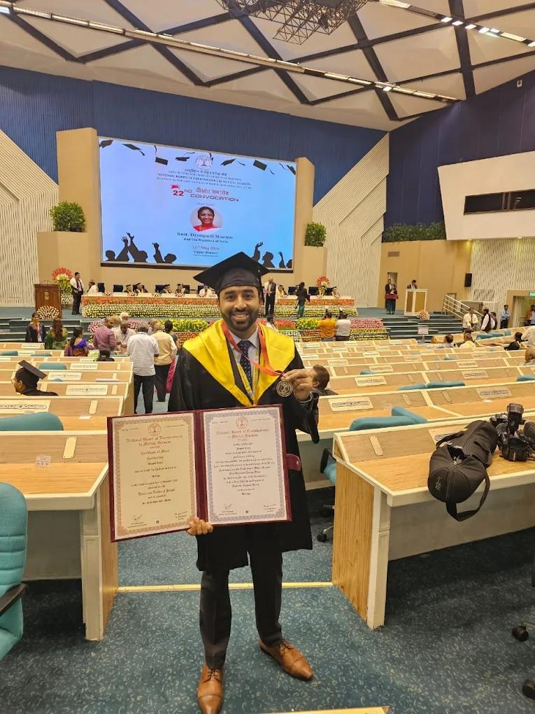 Leading Urologist in Jaipur, Dr. Deepesh Kalra, Advances Kidney Stone Treatment with RIRS Surgery